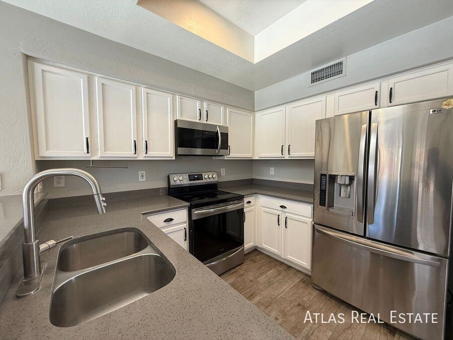 2040 North 106th Avenue