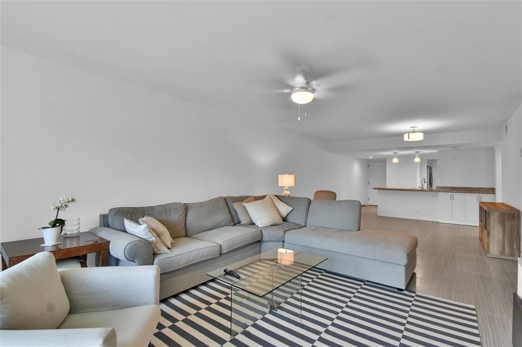 4201 N Ocean Dr #4201-301 - Photo 3 of 32