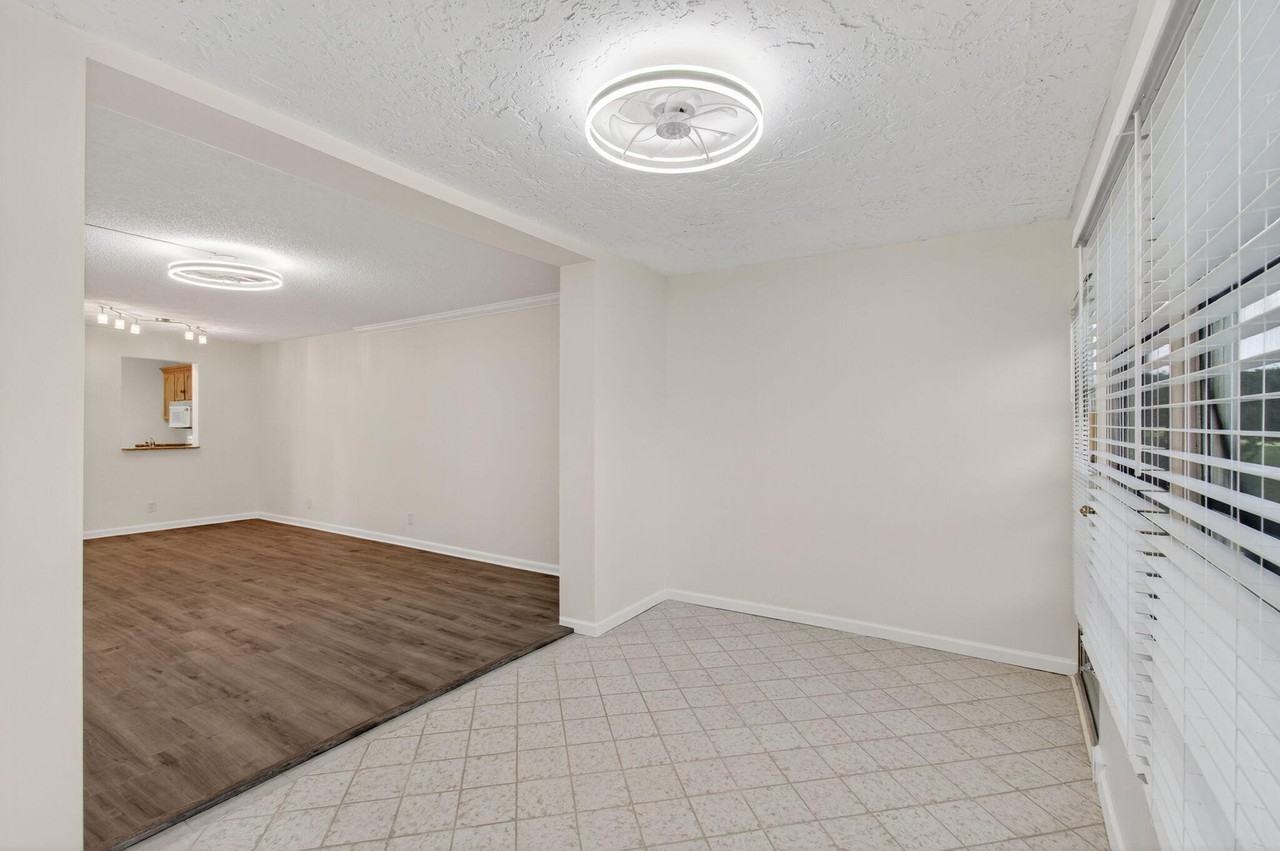 26 Abbey Ln #26-108 - Photo 7 of 50