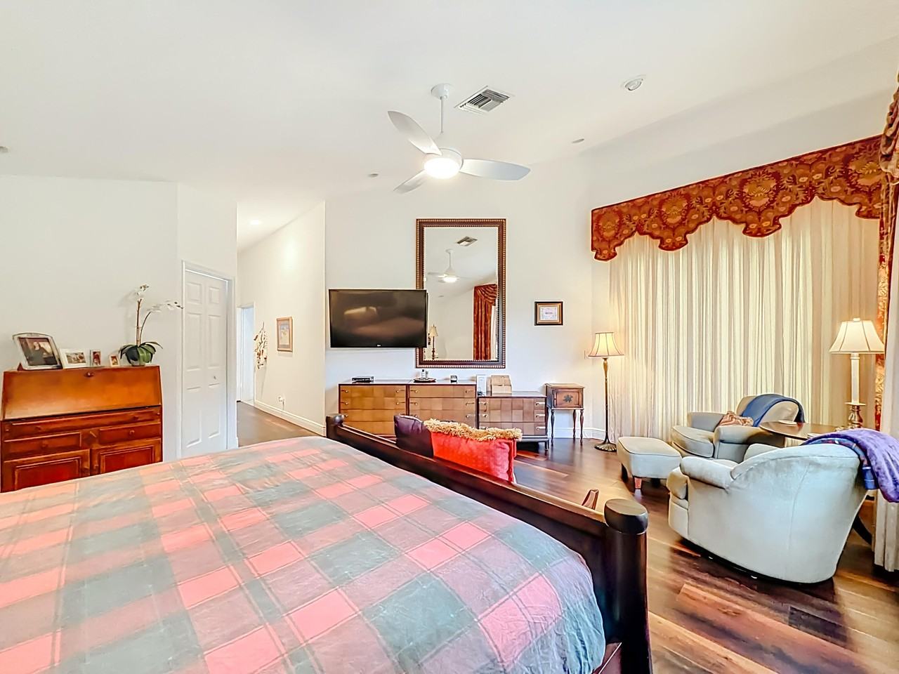 11853 Fountainside Cir #11853 - Photo 4 of 50