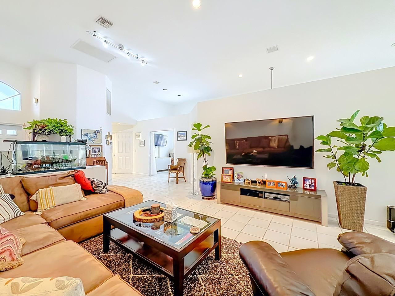 11853 Fountainside Cir #11853 - Photo 7 of 50