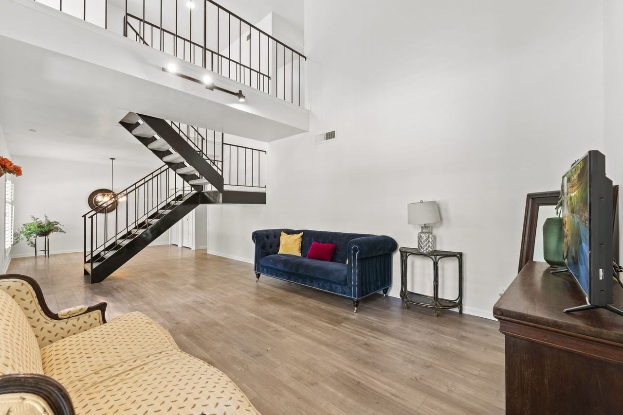 1115 Augusta Dr #1115-26 - Photo 3 of 23