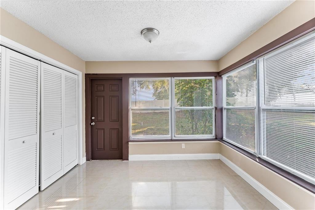 2928 Bancroft Cir E #2928E - Photo 6 of 30