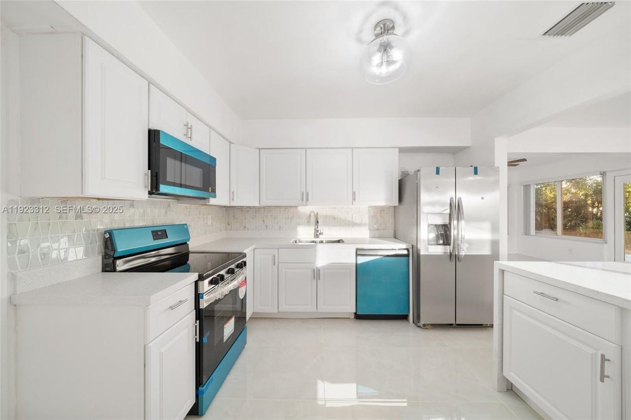 West Boulevard Heights #1151 - Photo 7 of 24