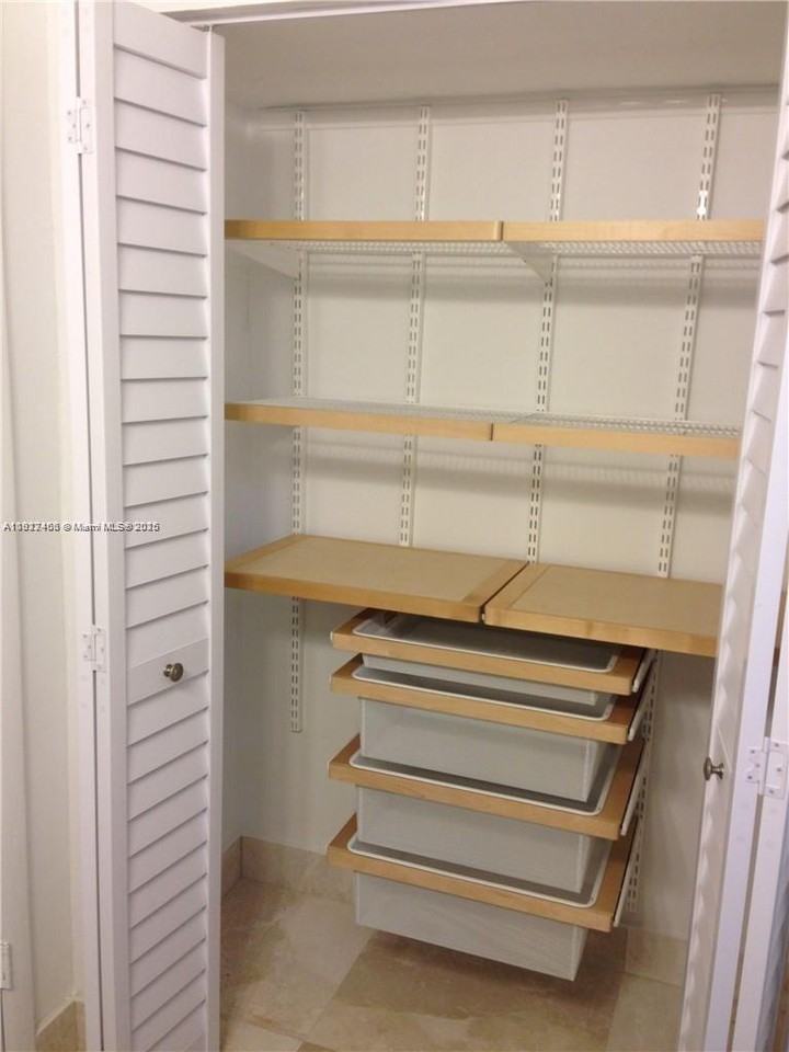 310 Sw 34th Ave #310 - Photo 3 of 19