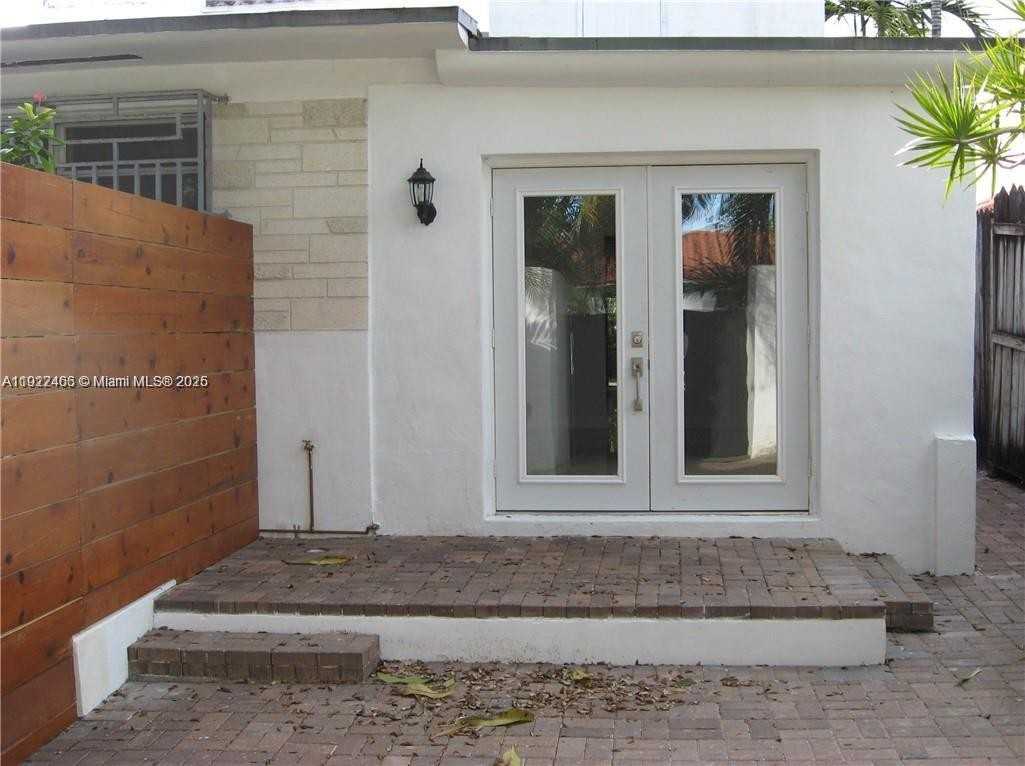 310 Sw 34th Ave #310 - Photo 7 of 19