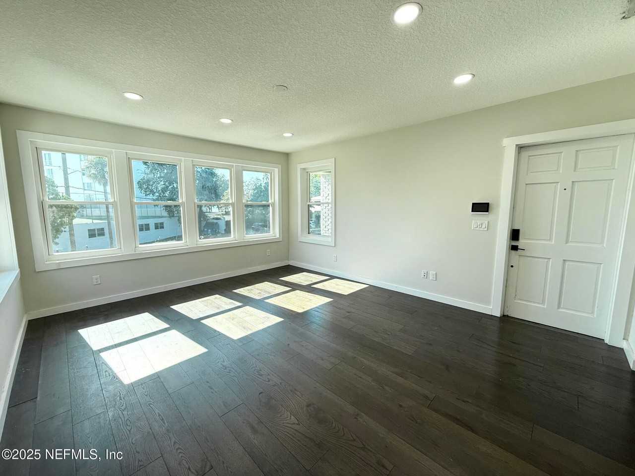 1733 Memorial Park Drive #1733 - Photo 2 of 21