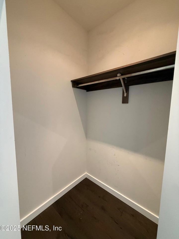 1733 Memorial Park Drive #1733 - Photo 3 of 21