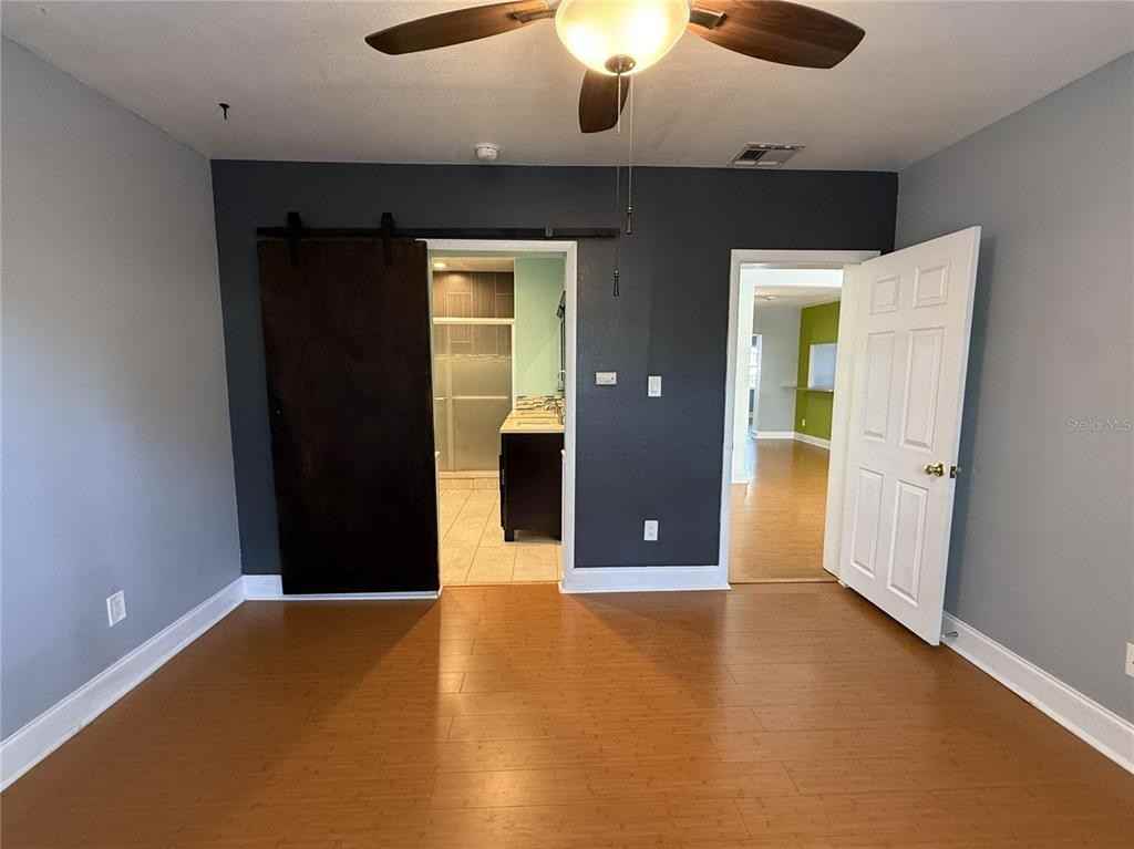 421 5th Avenue Northeast #421 - Photo 2 of 25
