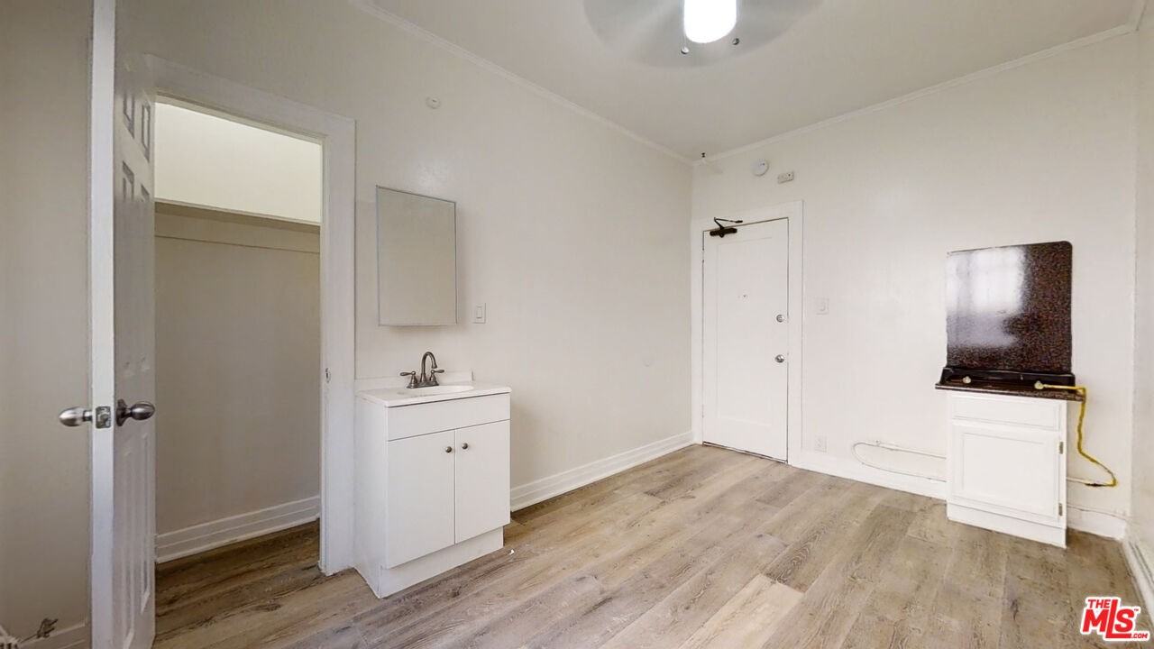 647 West 18th Street #647-106 - Photo 6 of 7