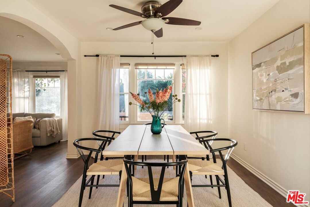 428 North Alta Vista Boulevard #428 - Photo 2 of 19