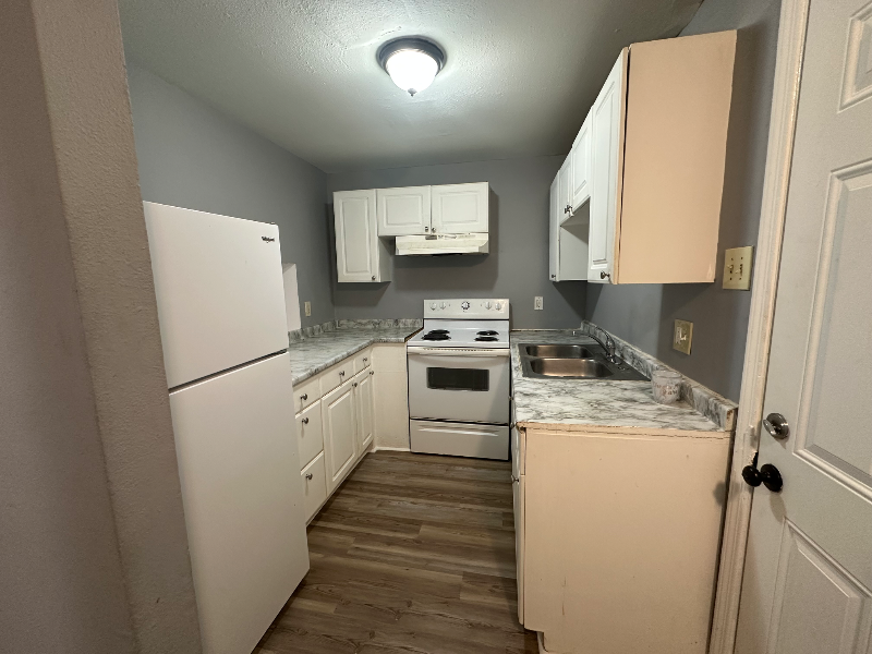 3307 Kabel Drive - Photo 3 of 10