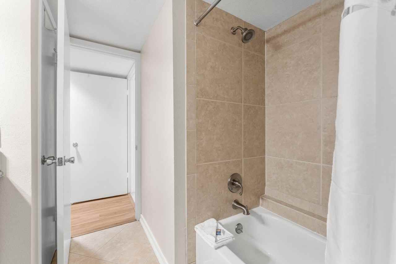 5073 Beachwalk Way #5073 - Photo 5 of 28