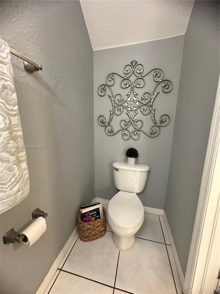 3539 W 76th St #3539-6 - Photo 3 of 17