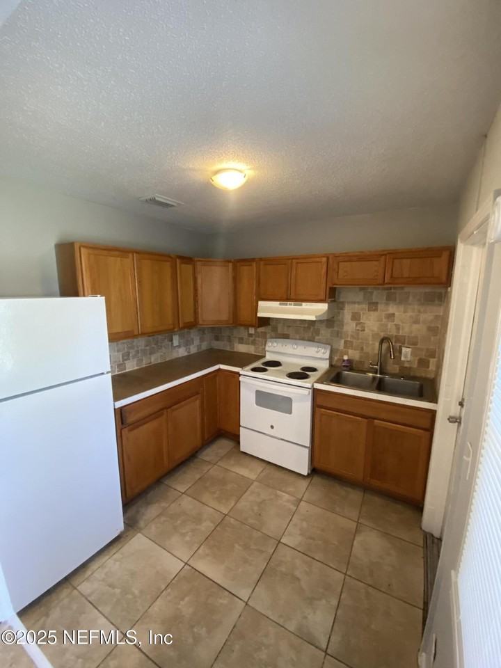 5503 Royce Ave #5503 - Photo 4 of 17