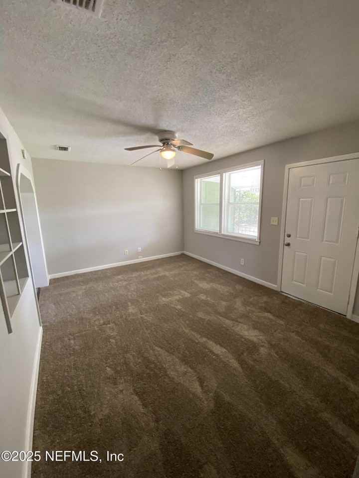 5503 Royce Ave #5503 - Photo 7 of 17