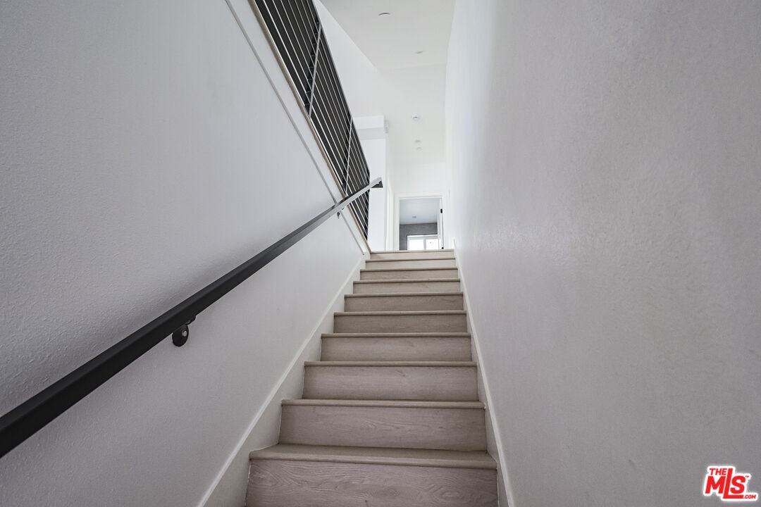 11810 1/2 Gilmore St #11810 - Photo 5 of 13