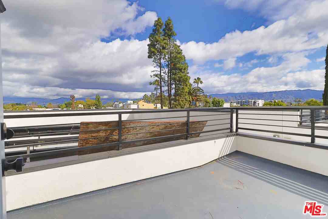 11810 1/2 Gilmore St #11810 - Photo 7 of 13