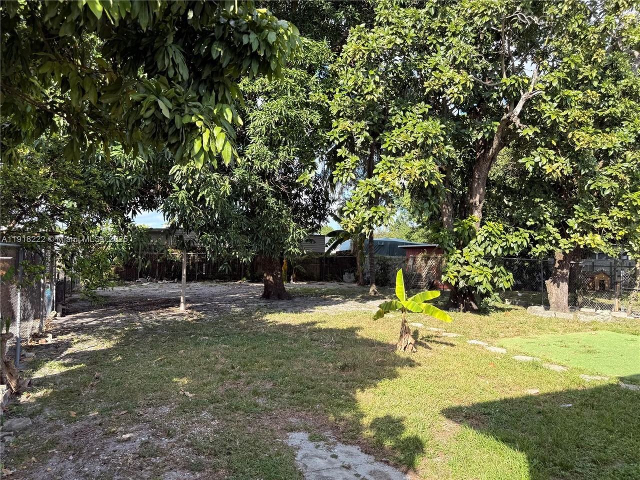 Nw 14th Ave #2823 - Photo 2 of 11