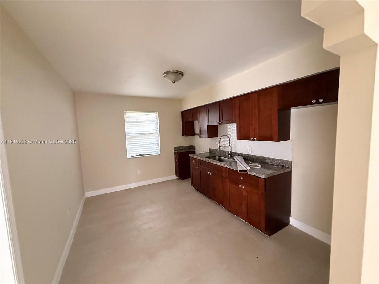 Nw 14th Ave #2823 - Photo 6 of 11