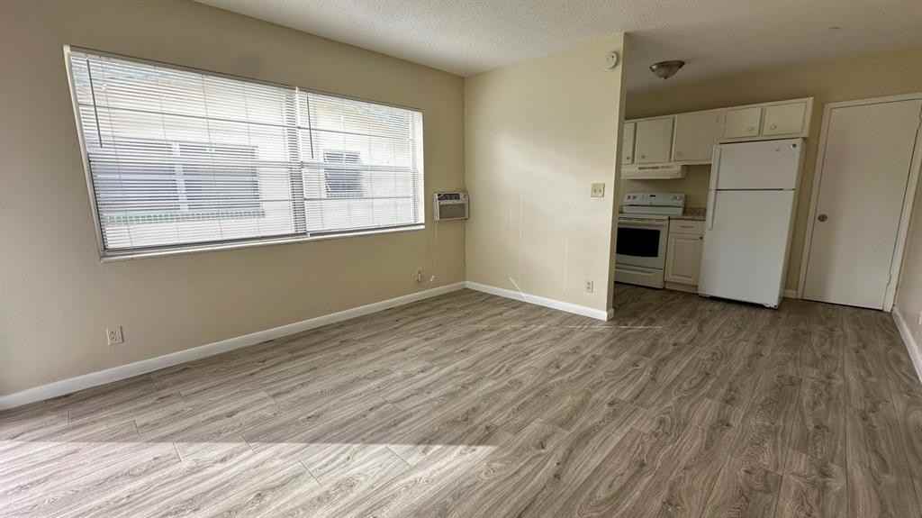 719 Se 16th St #719-5 - Photo 3 of 12