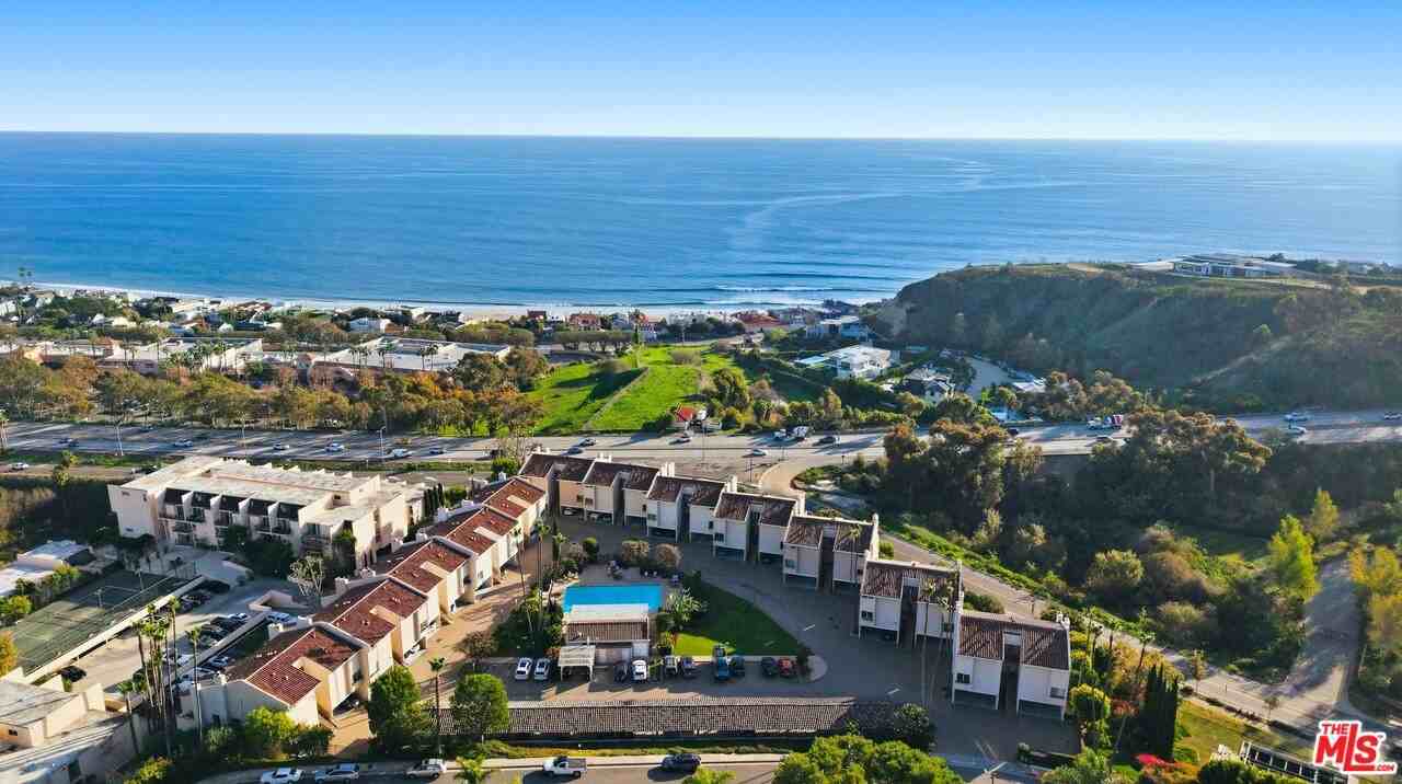 23926 De Ville Way #23926B - Photo 3 of 41