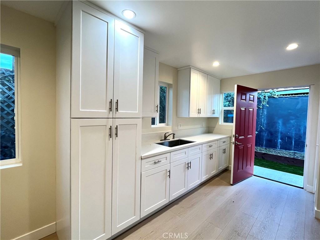 2720 West 70th Street #2720 - Photo 4 of 26