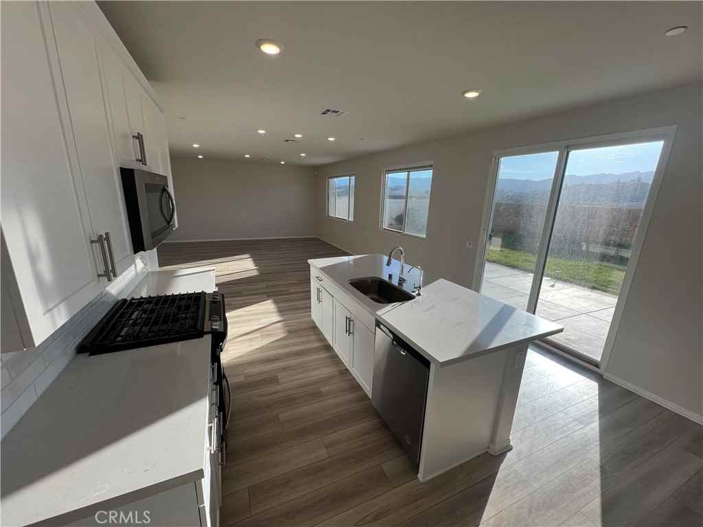 19557 Hanging Rock Rd #19557 - Photo 6 of 26