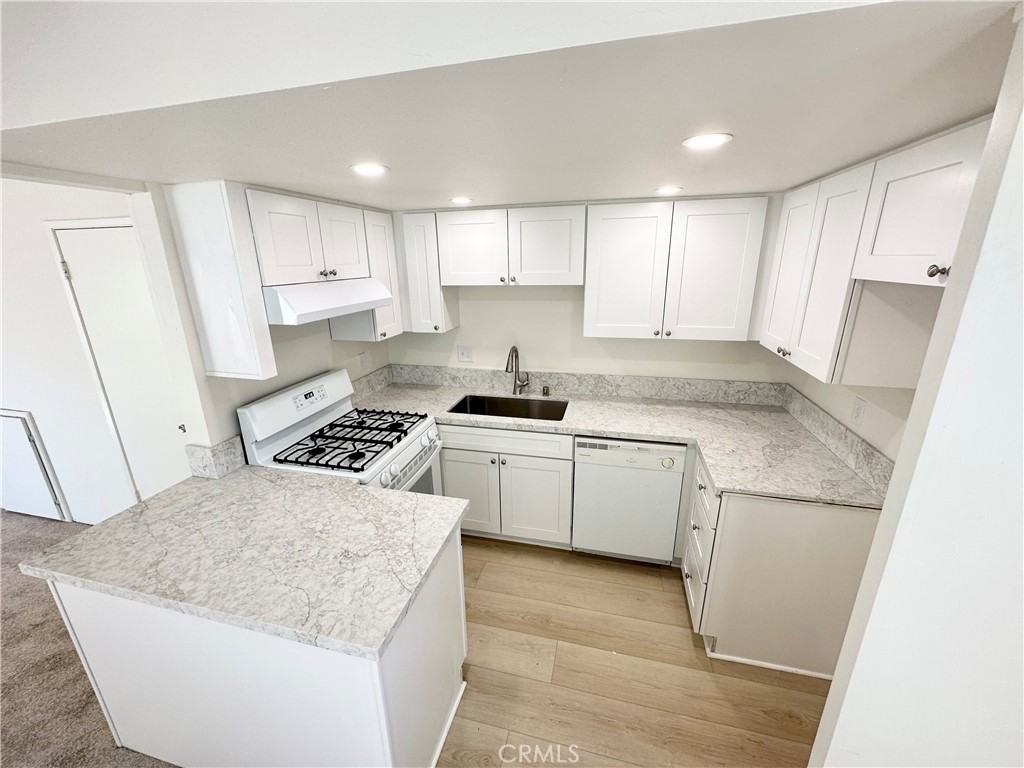 2713 Calle Del Comercio #2713C - Photo 2 of 11