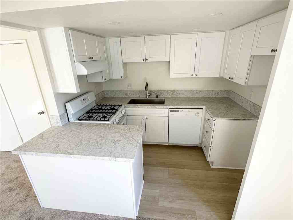 2713 Calle Del Comercio #2713C - Photo 6 of 11