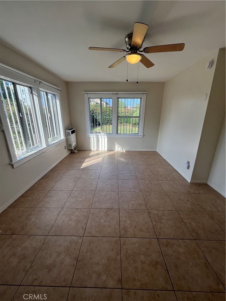 1355 West 49th Street #1355 - Photo 4 of 40