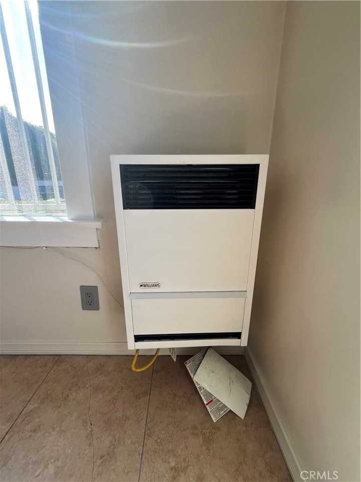 1355 West 49th Street #1355 - Photo 5 of 40