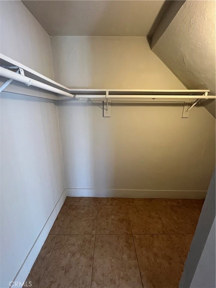 1355 West 49th Street #1355 - Photo 6 of 40