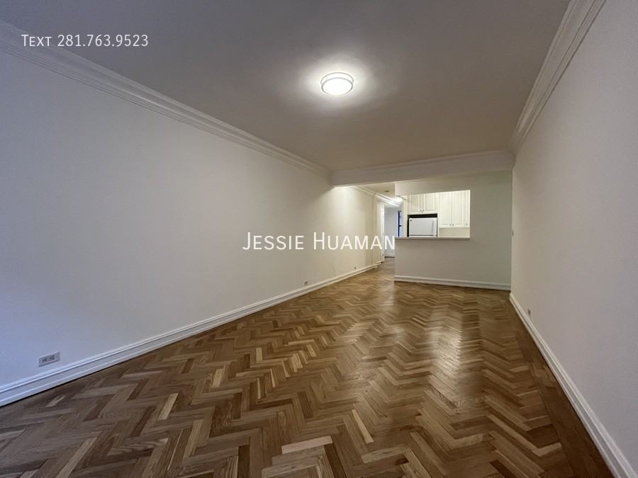 1680 York Ave #1 - Photo 3 of 9