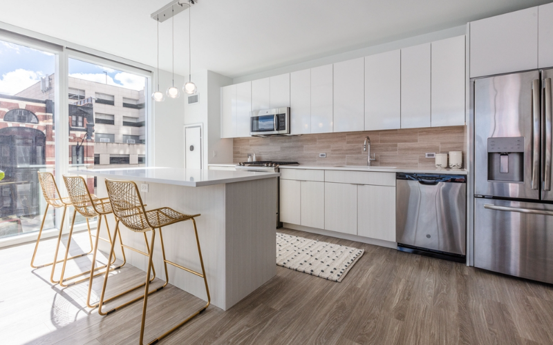 2359 N Lincoln Ave #1305 - Photo 2 of 22