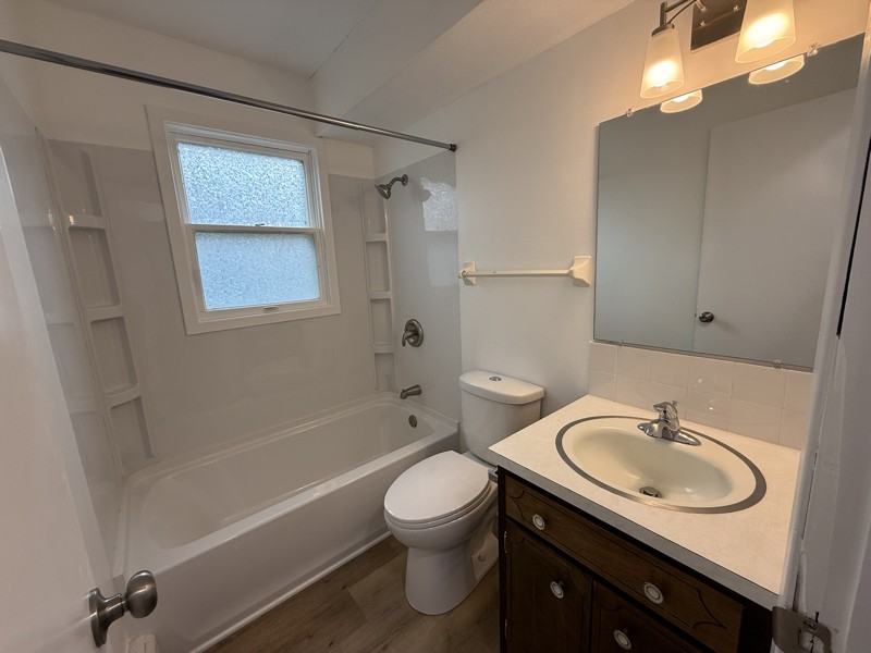 704 East 14th Street #4 - Photo 6 of 7