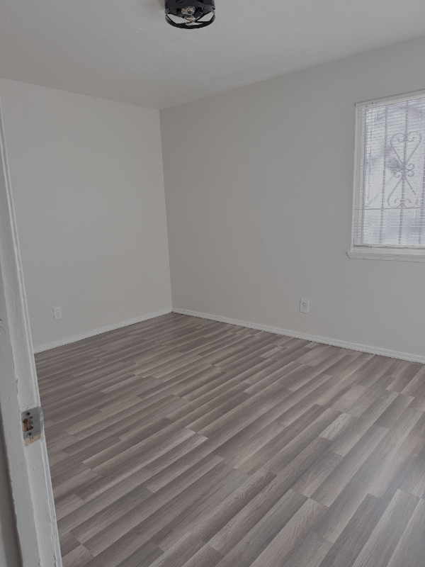 1013 Dickerson Dr Se #C - Photo 3 of 10