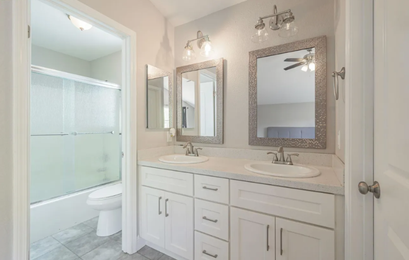 1716 Clearwood St - Photo 3 of 7