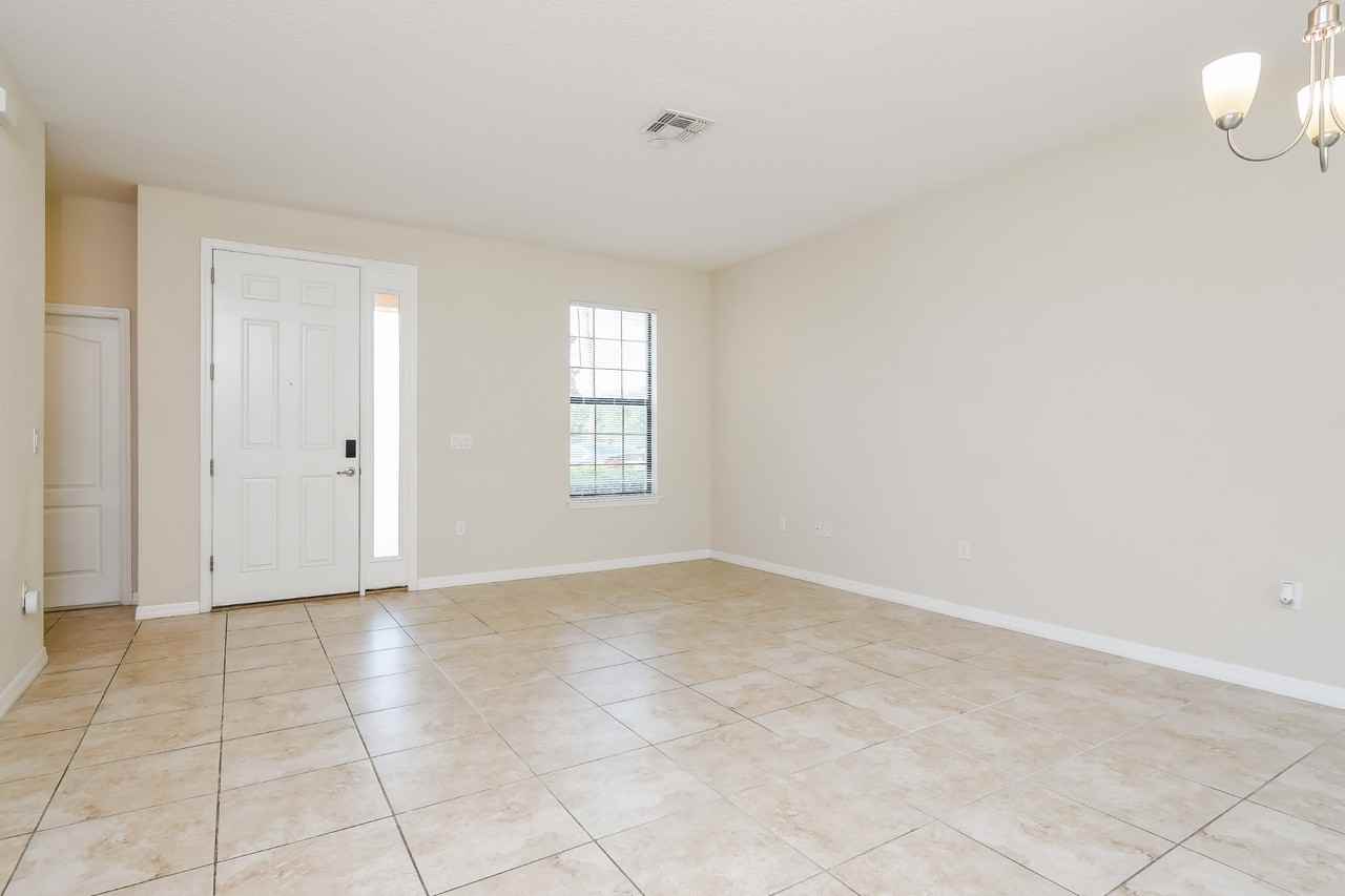 1462 Pacific Rd - Photo 3 of 23