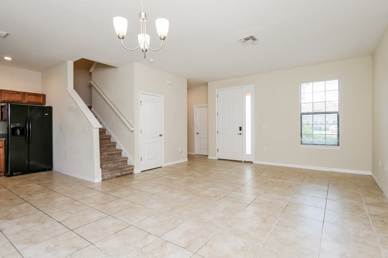 1462 Pacific Rd - Photo 7 of 23