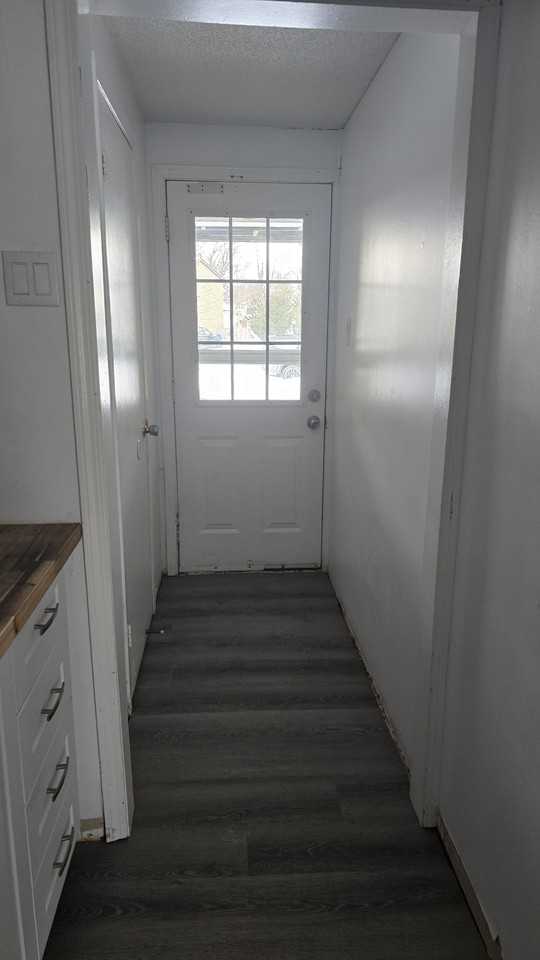 39 Scott Crescent - Photo 4 of 8