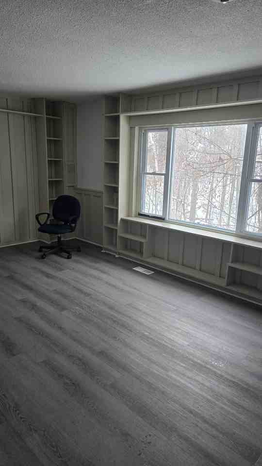 39 Scott Crescent - Photo 6 of 8