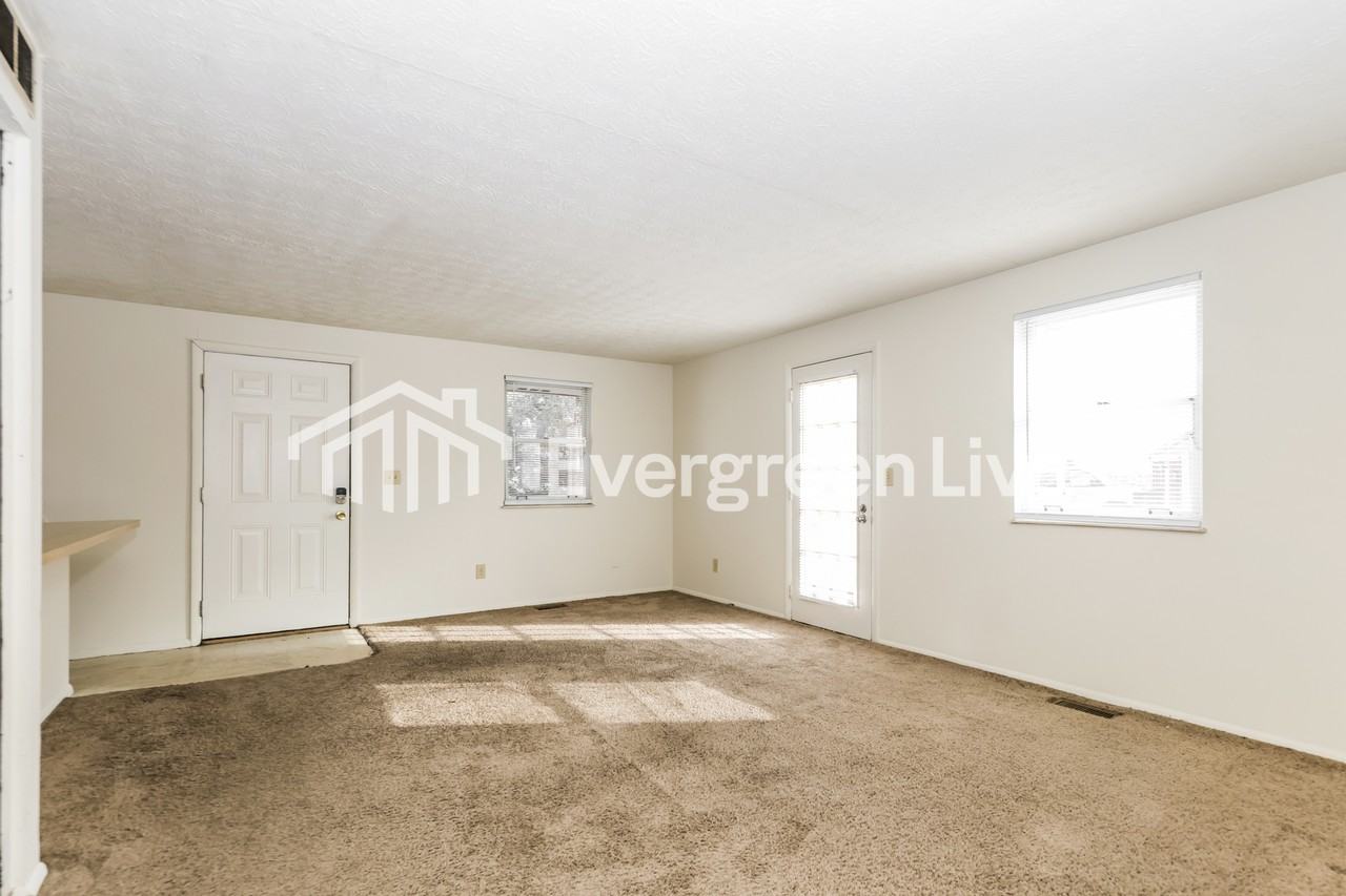 8062 Mount Hood - Photo 5 of 16