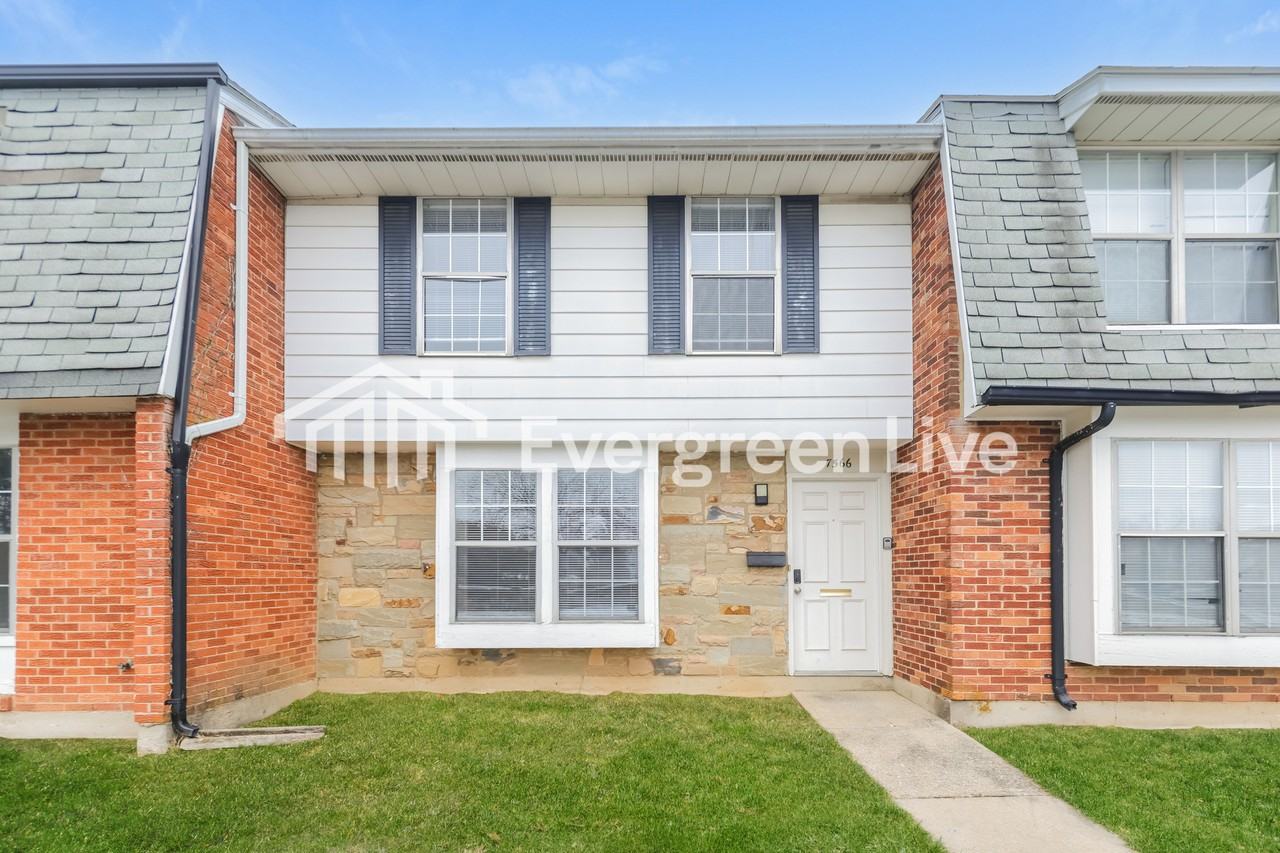 7566 Mount Whitney St - Photo 2 of 16