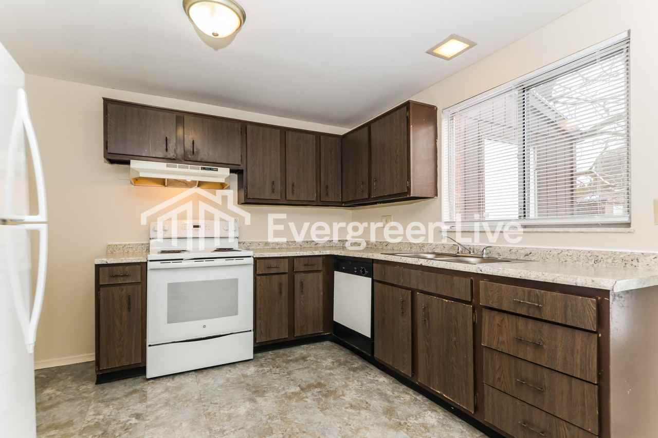 7566 Mount Whitney St - Photo 7 of 16