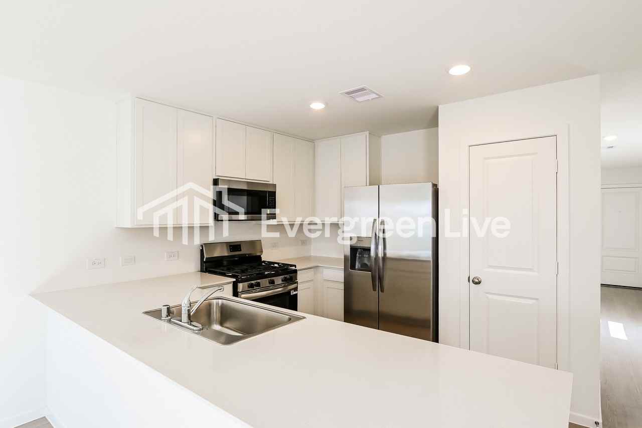 10811 Bird Of Paradise Ln - Photo 3 of 15