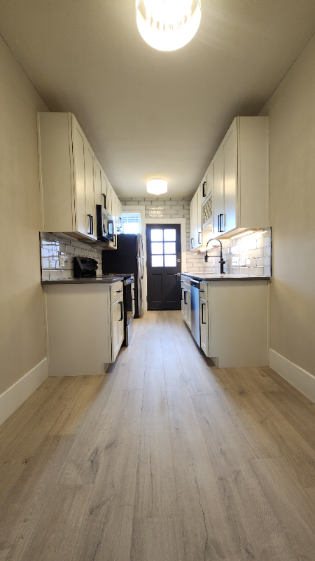 7507 Oxford Dr #3rdFL - Photo 3 of 6