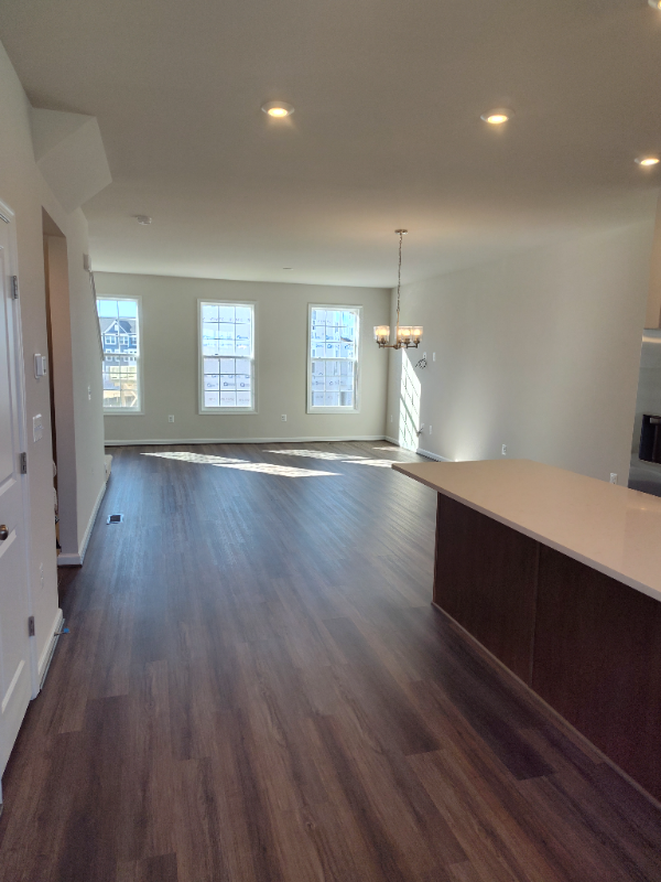 409 Willowshire Ct - Photo 7 of 38