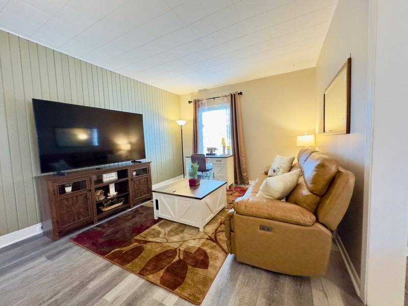 922 W Broadway St #1 - Photo 2 of 20