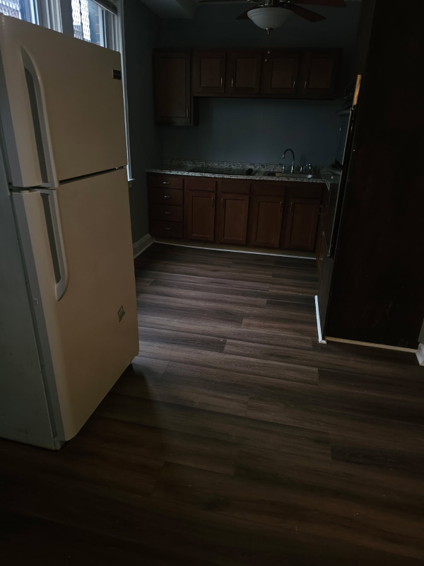 1300 N Kenwood Ave #1 - Photo 4 of 10